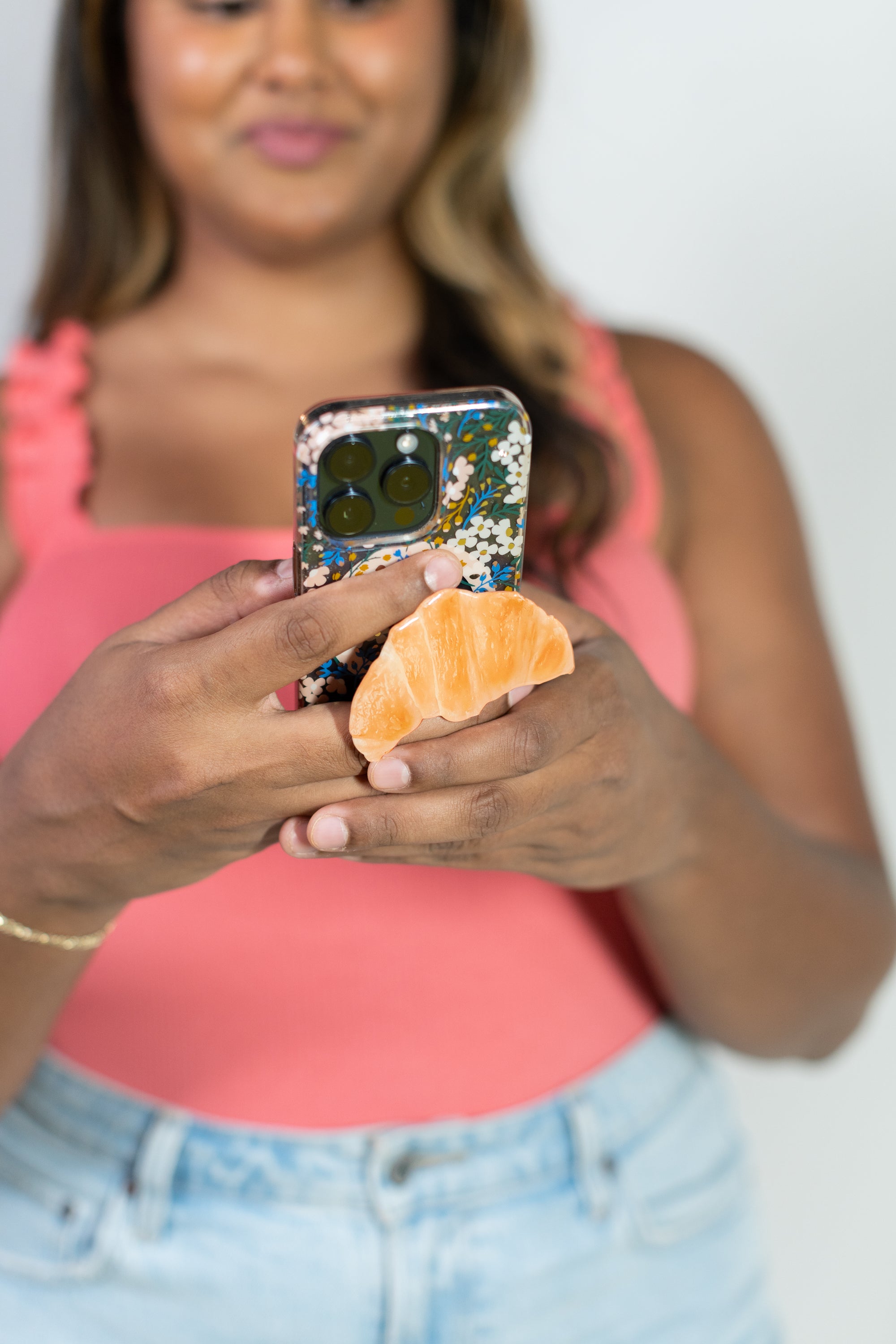 Oui Oui Croissant Sticky Phone Grip