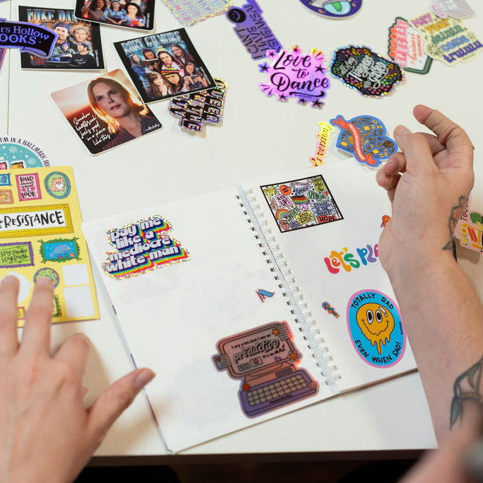 Dragonfly Inn Stars Hollow Holographic Sticker – Gilmore Girls Fan Vinyl Decal Gift